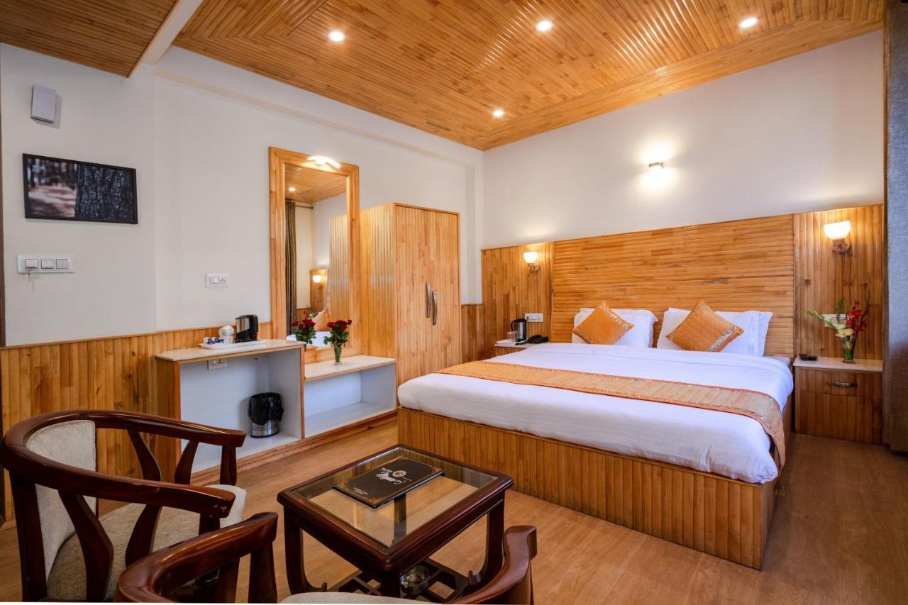 Vaibhav Regency Hotel Manāli Kültér fotó