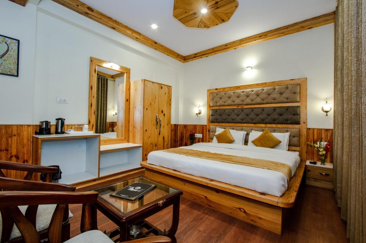 Vaibhav Regency Hotel Manāli Kültér fotó
