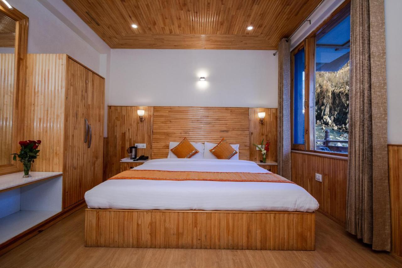 Vaibhav Regency Hotel Manāli Kültér fotó